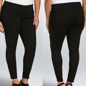 Torrid Pull On Skinny Jeans Black Wash HW7065